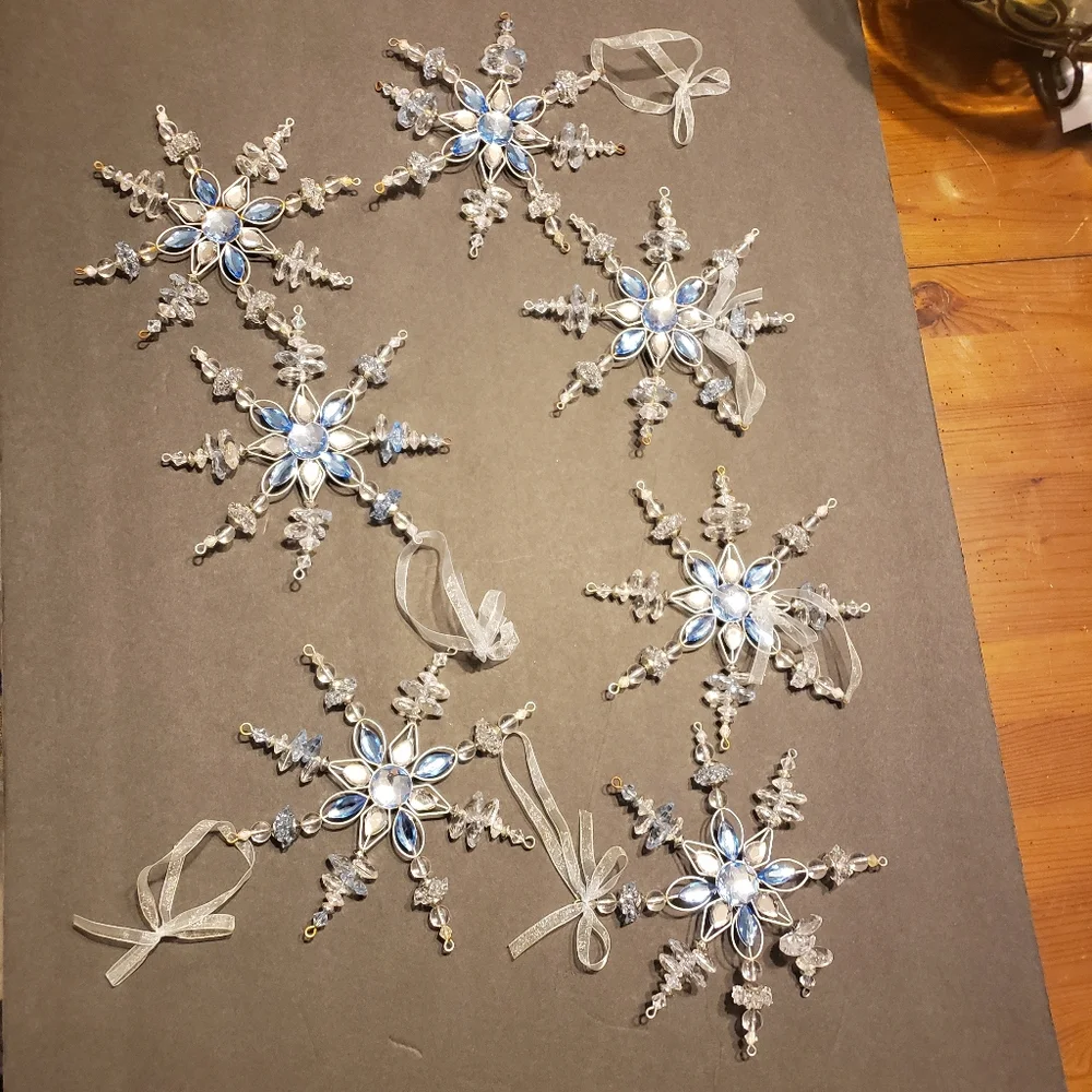 Handmade snowflake ornaments Set of 7 - Picture 3 of 12